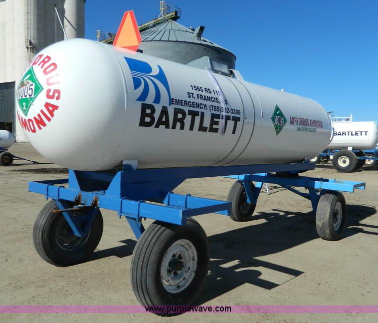 image for item J5207 Anhydrous ammonia nurse tank