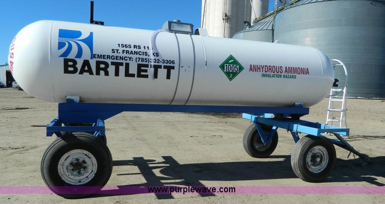image for item J5207 Anhydrous ammonia nurse tank