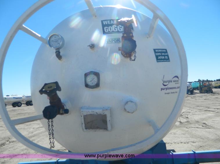image for item J5207 Anhydrous ammonia nurse tank