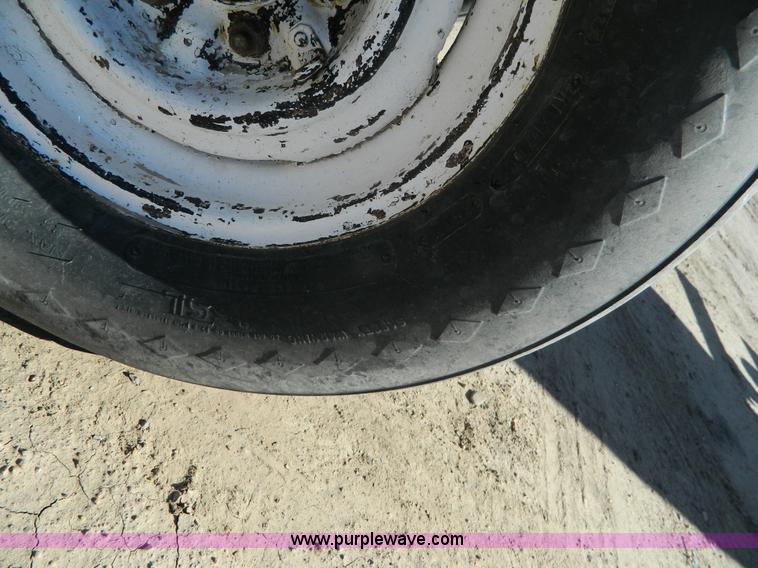 image for item J5207 Anhydrous ammonia nurse tank