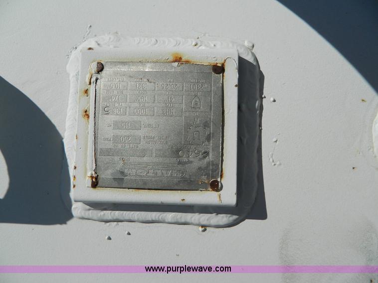 image for item J5208 Anhydrous ammonia nurse tank