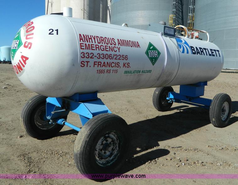 image for item J5209 Anhydrous ammonia nurse tank