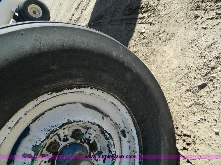 image for item J5209 Anhydrous ammonia nurse tank