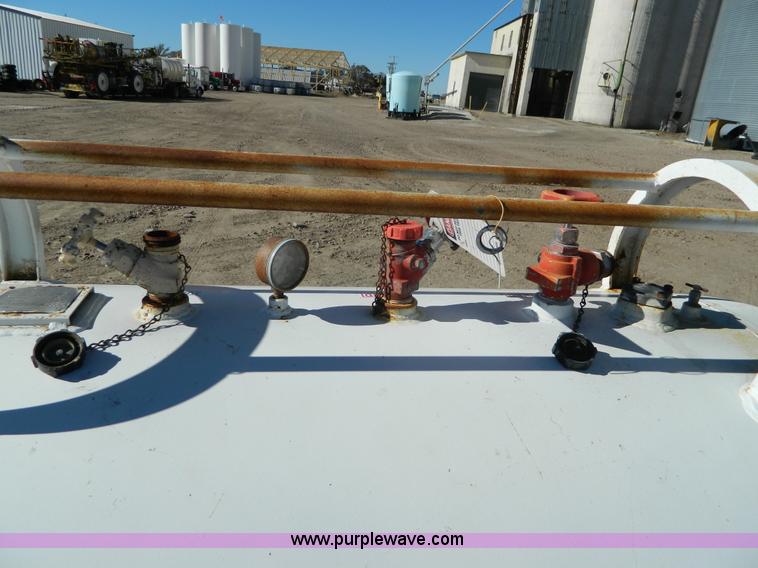 image for item J5209 Anhydrous ammonia nurse tank