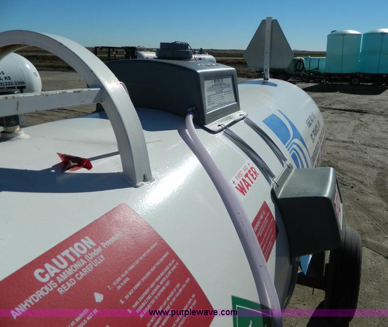 image for item J5212 Anhydrous ammonia nurse tank