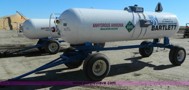 image for item J5213 Anhydrous ammonia nurse tank