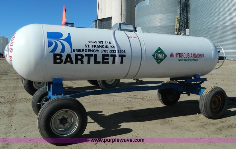 image for item J5213 Anhydrous ammonia nurse tank
