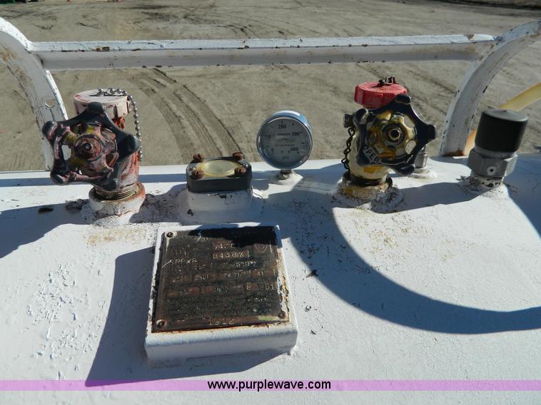 image for item J5219 Hamby anhydrous ammonia nurse tank trailer