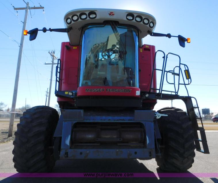 image for item J6832 2009 Massey-Ferguson 9795 combine