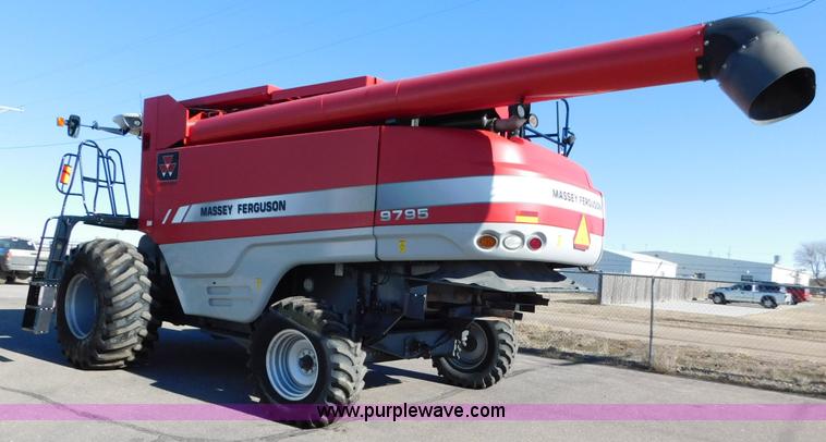 image for item J6832 2009 Massey-Ferguson 9795 combine
