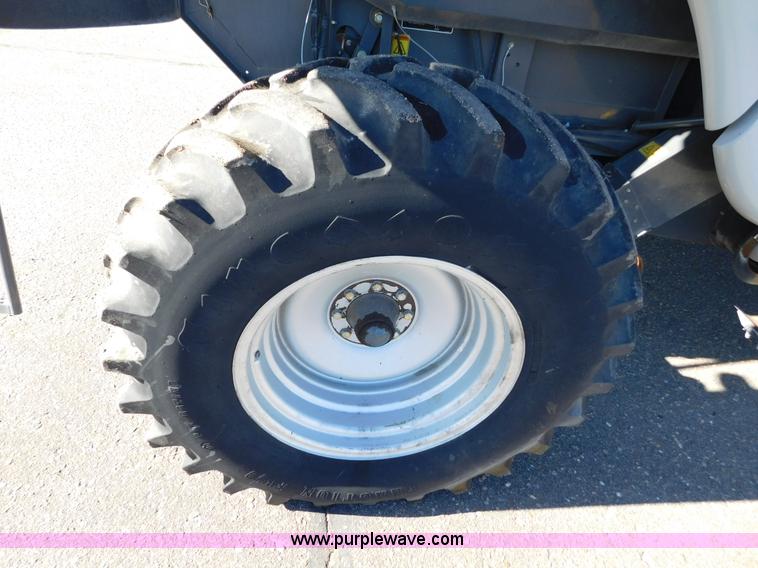 image for item J6832 2009 Massey-Ferguson 9795 combine