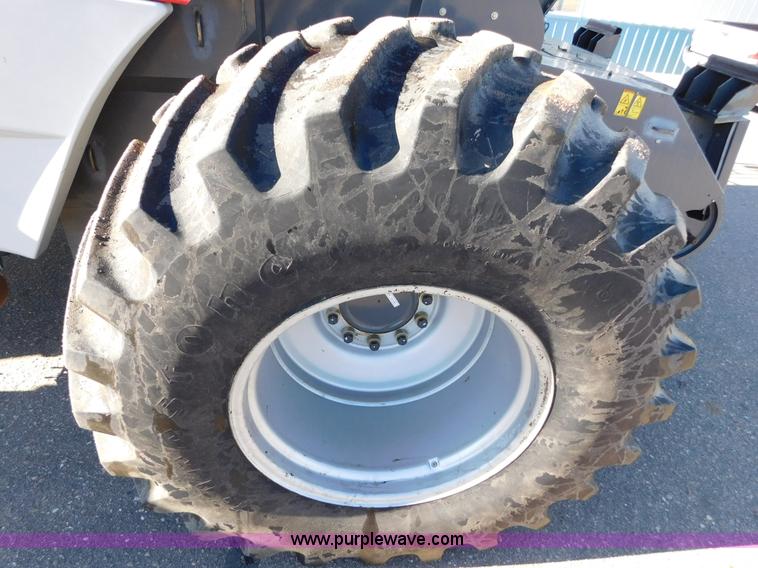 image for item J6832 2009 Massey-Ferguson 9795 combine