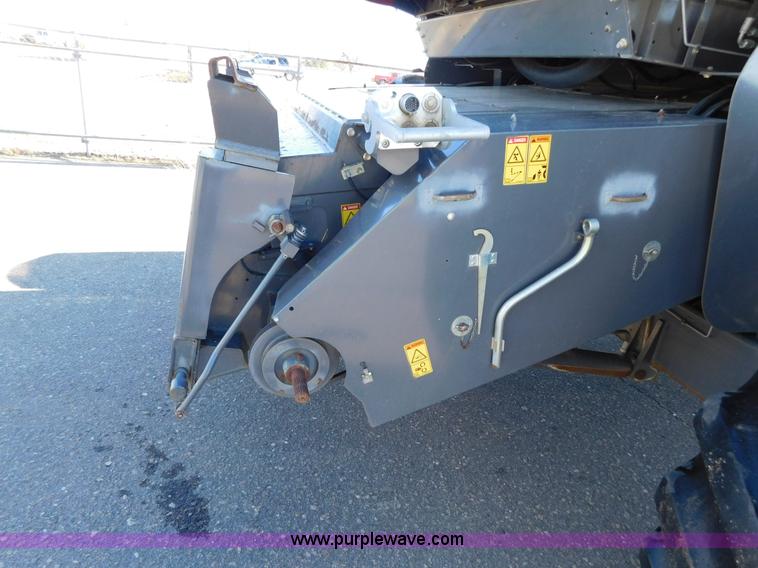 image for item J6832 2009 Massey-Ferguson 9795 combine