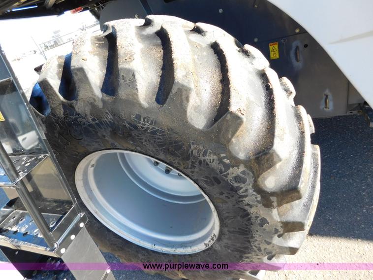 image for item J6832 2009 Massey-Ferguson 9795 combine