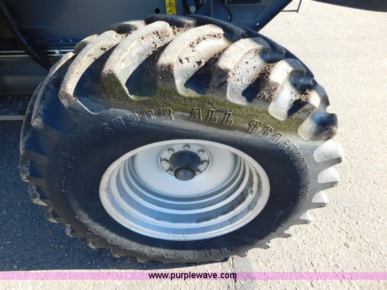 image for item J6832 2009 Massey-Ferguson 9795 combine