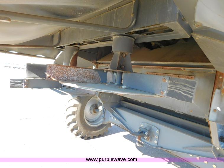 image for item J6832 2009 Massey-Ferguson 9795 combine