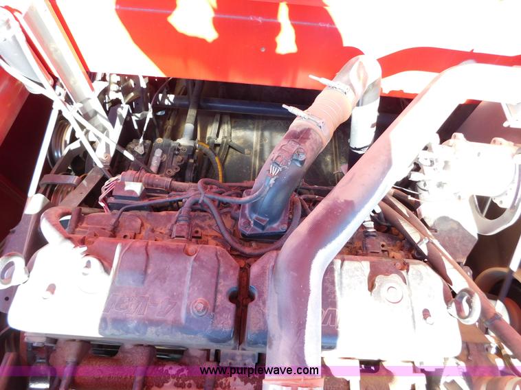 image for item J6832 2009 Massey-Ferguson 9795 combine