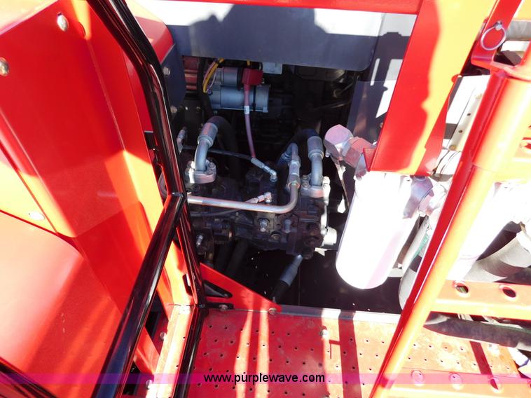 image for item J6832 2009 Massey-Ferguson 9795 combine