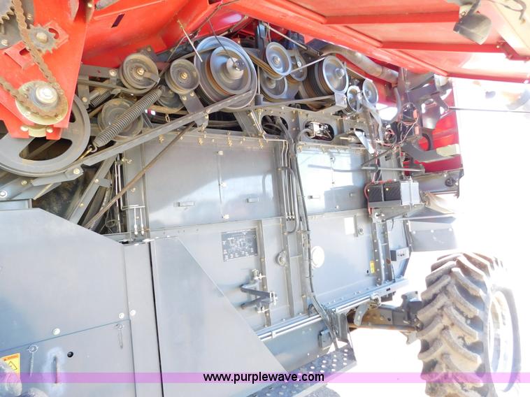 image for item J6832 2009 Massey-Ferguson 9795 combine