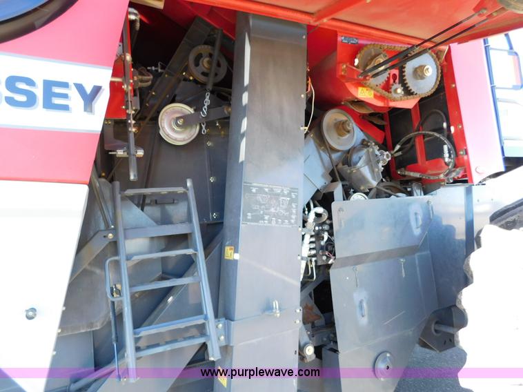 image for item J6832 2009 Massey-Ferguson 9795 combine