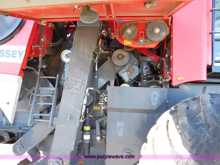 image for item J6832 2009 Massey-Ferguson 9795 combine