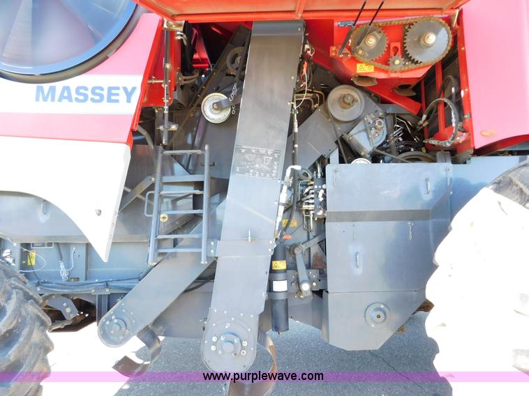 image for item J6832 2009 Massey-Ferguson 9795 combine