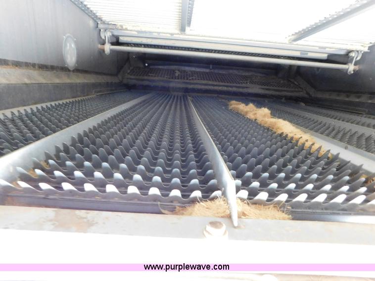 image for item J6832 2009 Massey-Ferguson 9795 combine