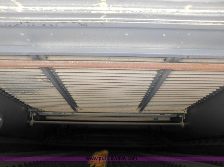 image for item J6832 2009 Massey-Ferguson 9795 combine