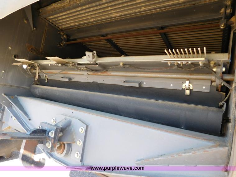 image for item J6832 2009 Massey-Ferguson 9795 combine