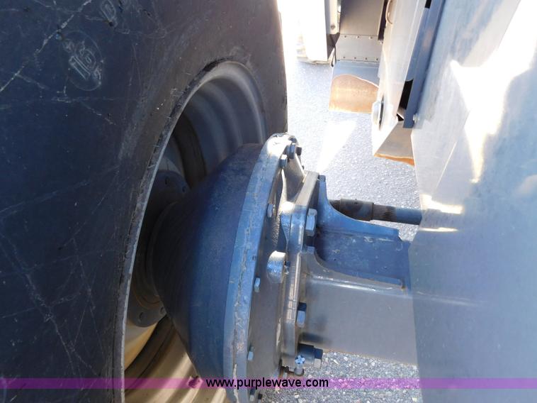 image for item J6832 2009 Massey-Ferguson 9795 combine