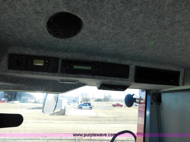 image for item J6832 2009 Massey-Ferguson 9795 combine