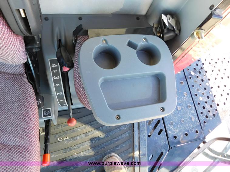 image for item J6832 2009 Massey-Ferguson 9795 combine