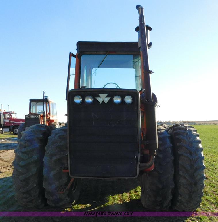 image for item J6835 1976 Massey-Ferguson 1805 4WD tractor