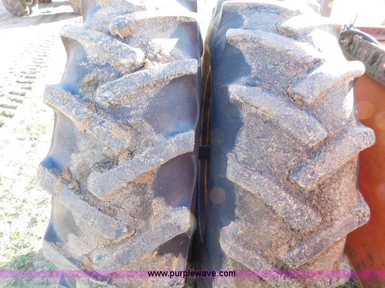 image for item J6835 1976 Massey-Ferguson 1805 4WD tractor