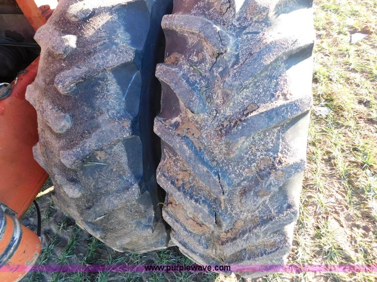 image for item J6835 1976 Massey-Ferguson 1805 4WD tractor