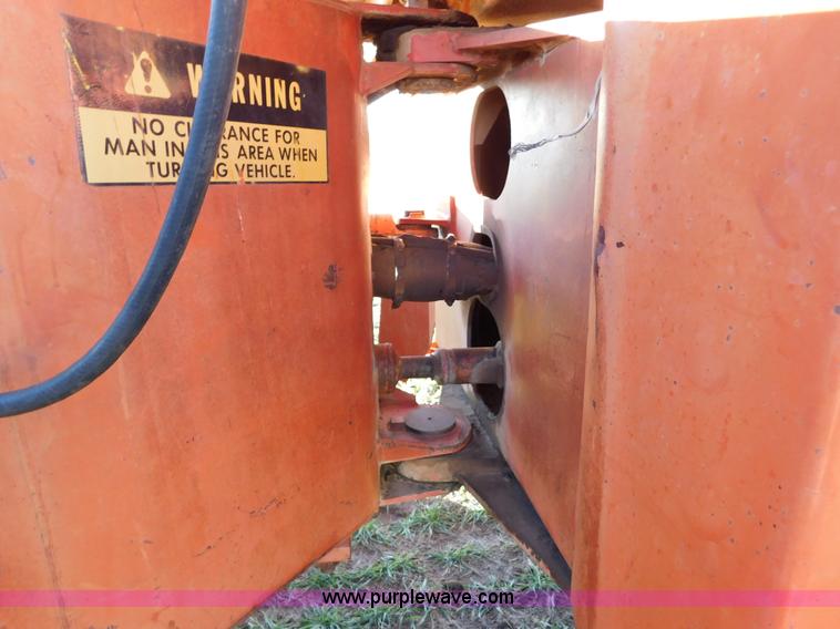 image for item J6835 1976 Massey-Ferguson 1805 4WD tractor