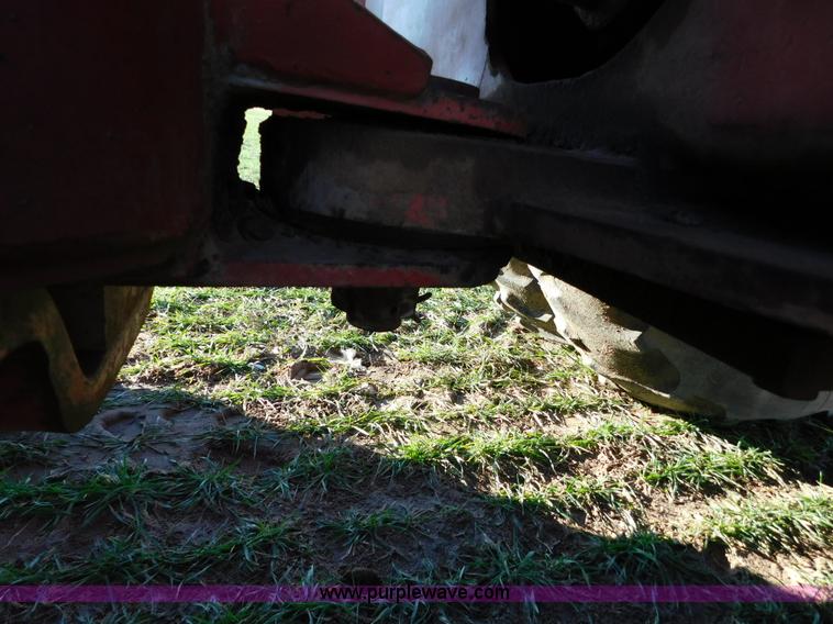 image for item J6835 1976 Massey-Ferguson 1805 4WD tractor