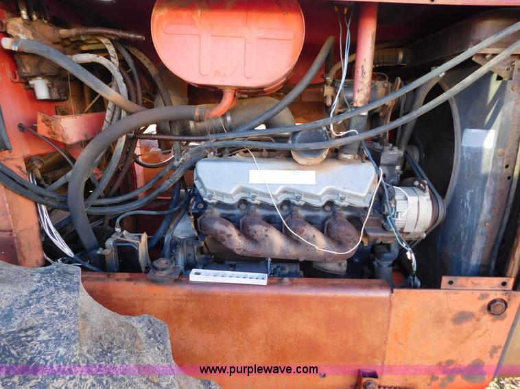 image for item J6835 1976 Massey-Ferguson 1805 4WD tractor