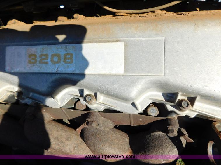 image for item J6835 1976 Massey-Ferguson 1805 4WD tractor