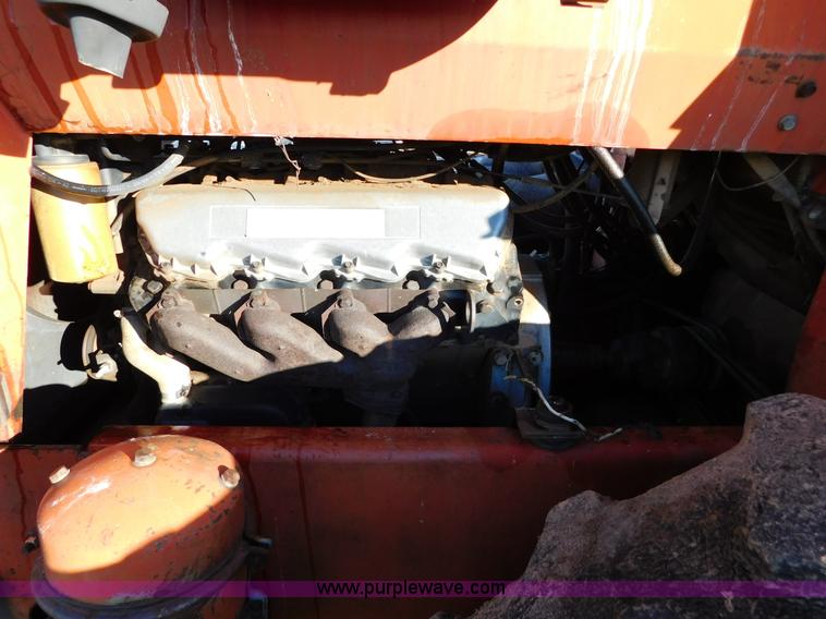 image for item J6835 1976 Massey-Ferguson 1805 4WD tractor