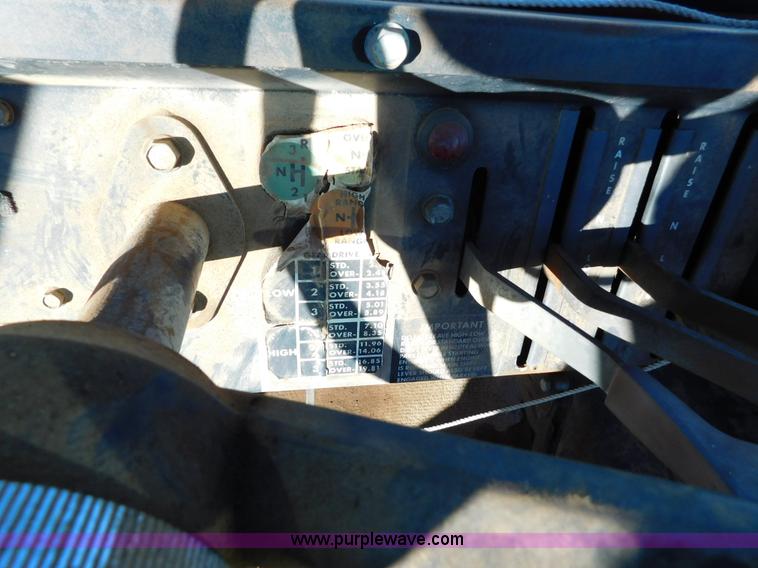 image for item J6835 1976 Massey-Ferguson 1805 4WD tractor