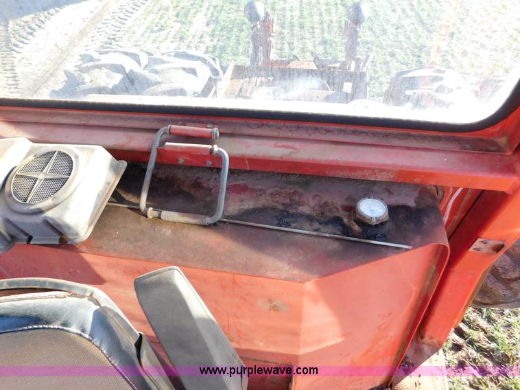 image for item J6835 1976 Massey-Ferguson 1805 4WD tractor