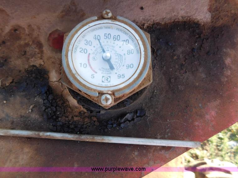 image for item J6835 1976 Massey-Ferguson 1805 4WD tractor