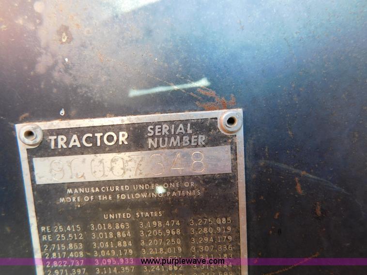 image for item J6835 1976 Massey-Ferguson 1805 4WD tractor