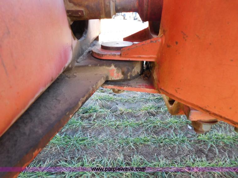 image for item J6835 1976 Massey-Ferguson 1805 4WD tractor