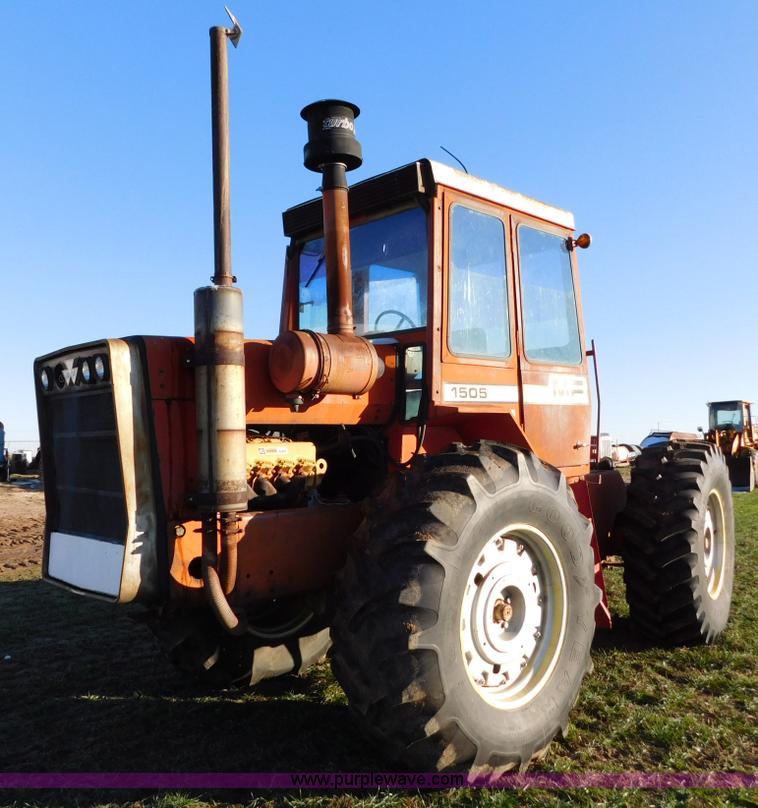 image for item J6836 1974 Massey-Ferguson 1505 4WD tractor