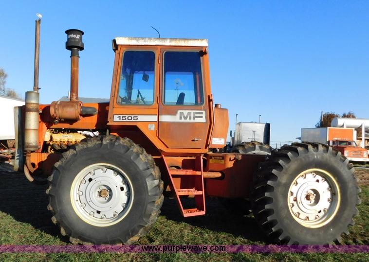 image for item J6836 1974 Massey-Ferguson 1505 4WD tractor