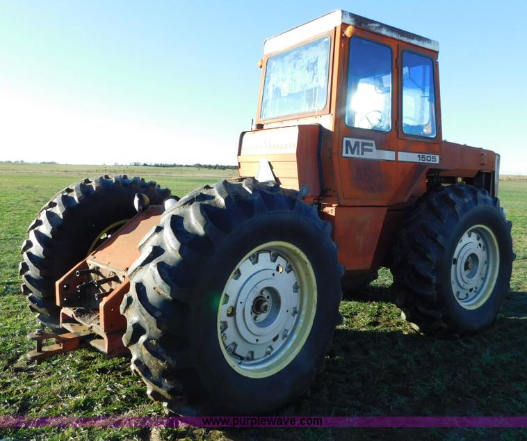 image for item J6836 1974 Massey-Ferguson 1505 4WD tractor