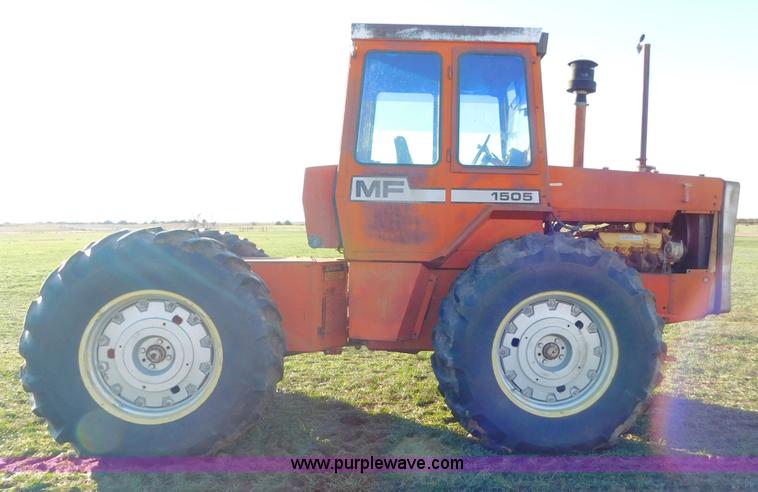 image for item J6836 1974 Massey-Ferguson 1505 4WD tractor