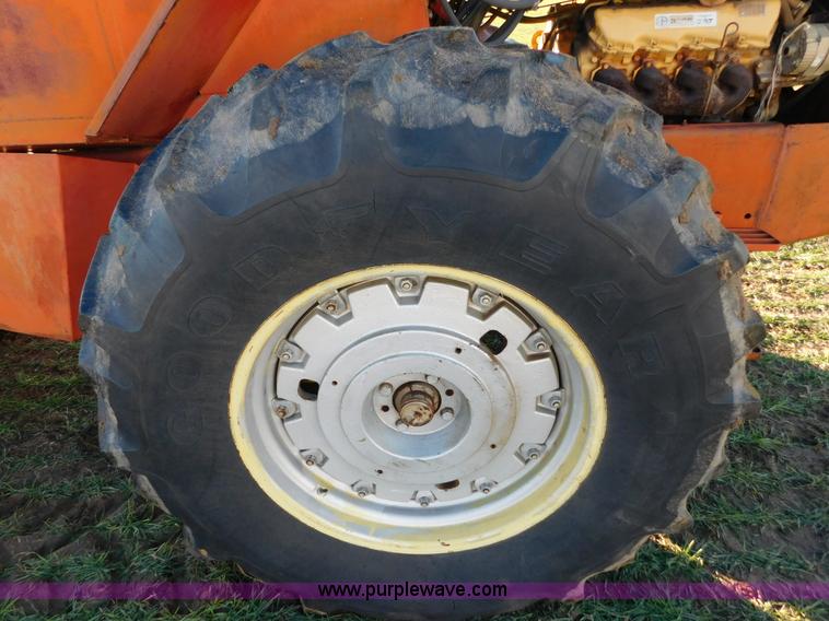 image for item J6836 1974 Massey-Ferguson 1505 4WD tractor